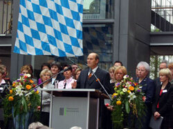  Amtsleiter Peter Stumpf hält eine Rede.